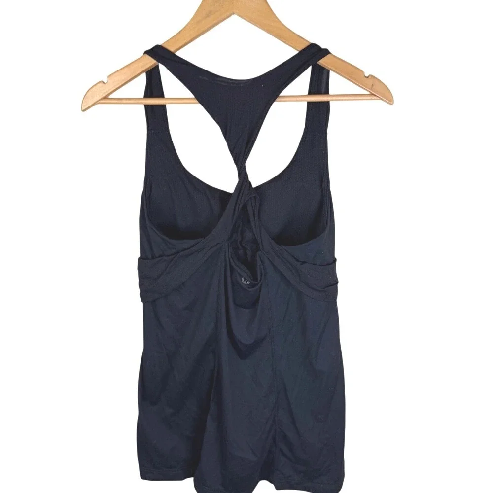 Lululemon Twisted Racerback Adjustable Bra Tank‎ Top Black Size 4 Pads Included